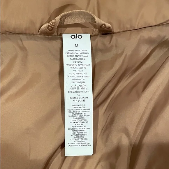 ALO Yoga Gold Rush Puffer Jacket, M - Picture 3 of 5